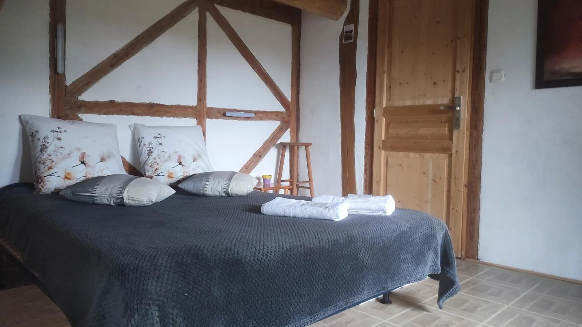 Frühstückspension Chambre D Hotes La Cabane Du Haoure Haget